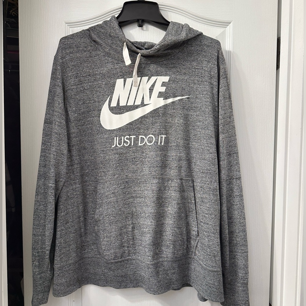 Nike women’s sweatshirt